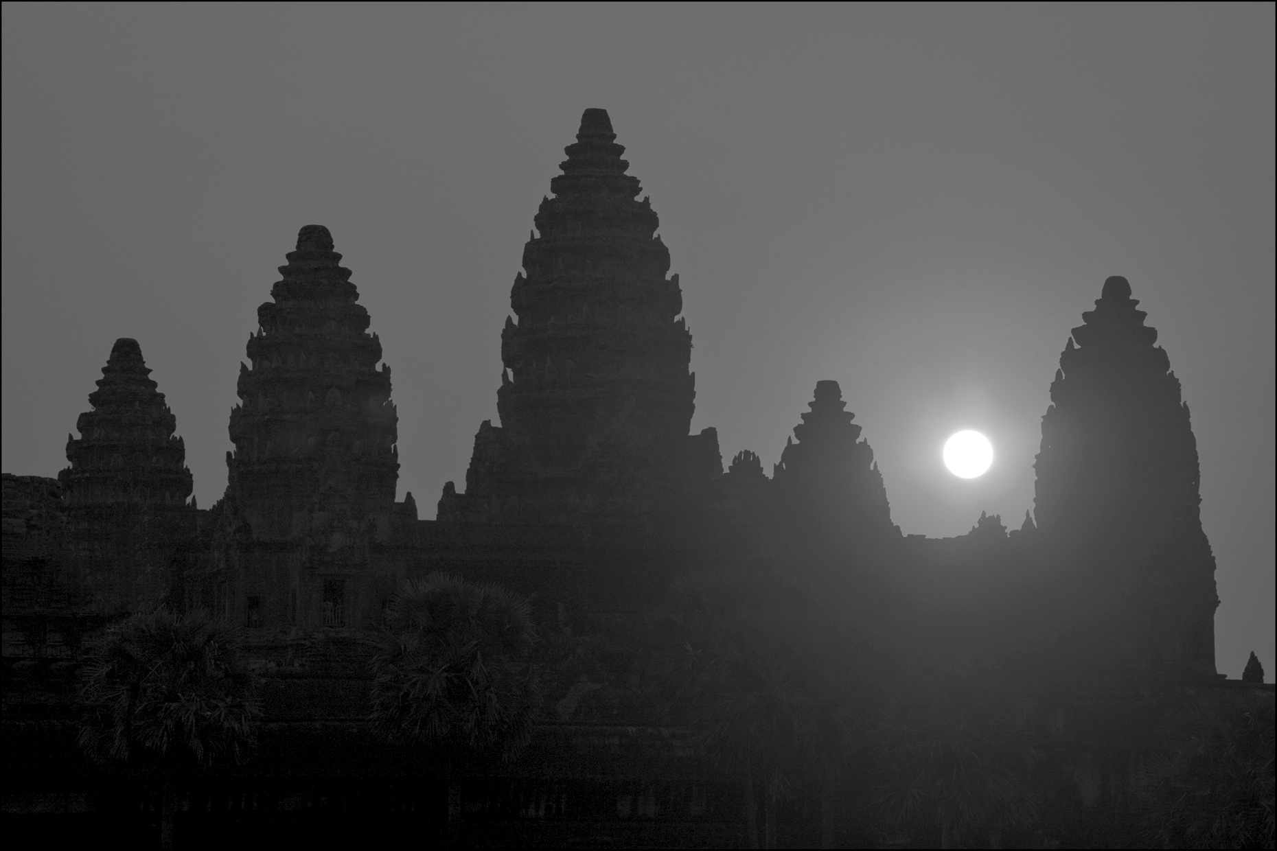 01_3250D-06-Angkor-Wat-Temple_0261bw