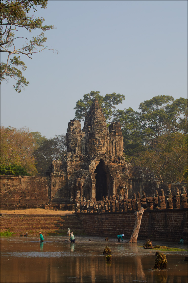 04_3250D-05A-Angkor-Thom-South-Gate_7939