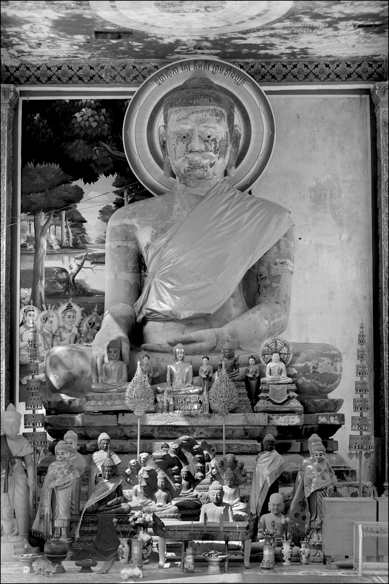 09_3250D-05B-Angkor-Thom-Bayon-Temple_8176bw
