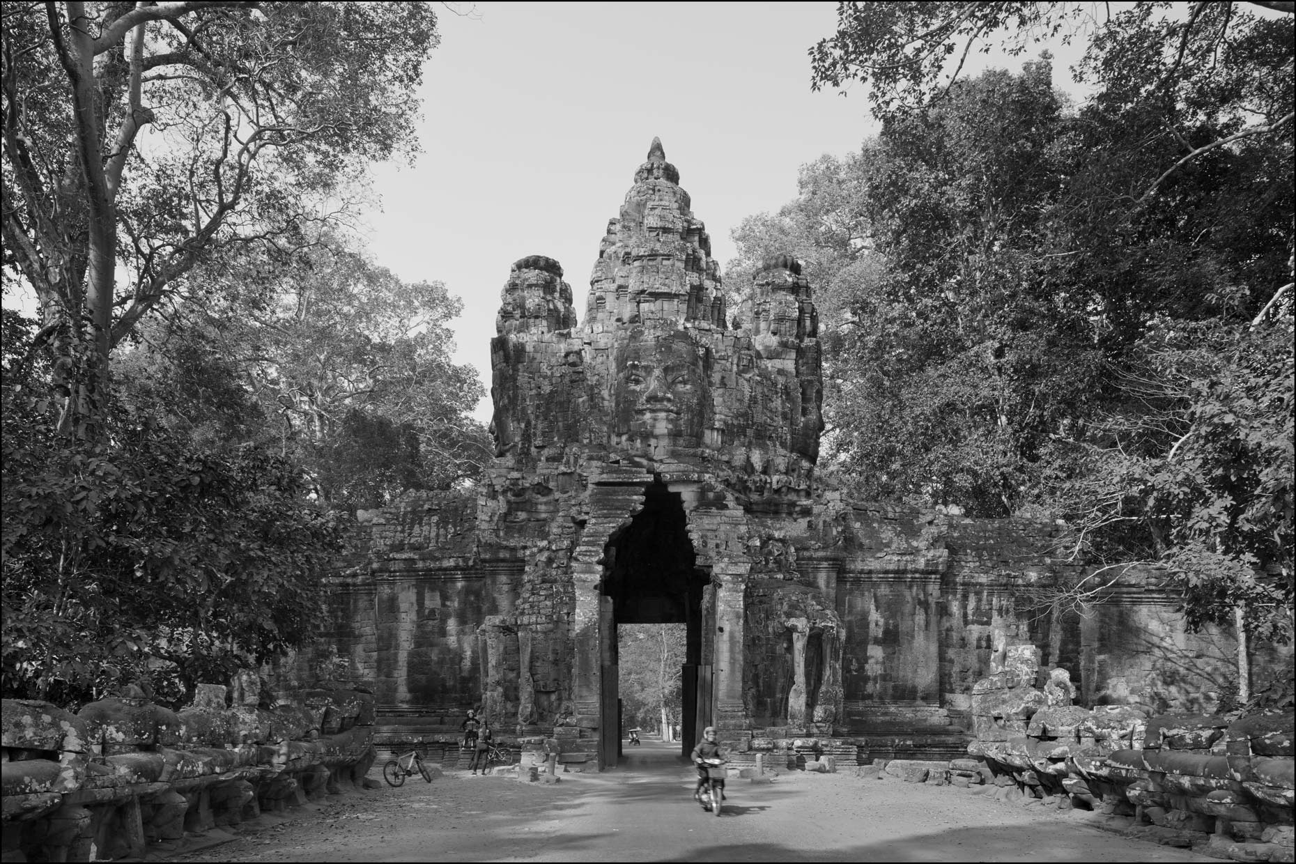 10_3250D-05G-Angkor-Thom-North-Gate_9084rbw