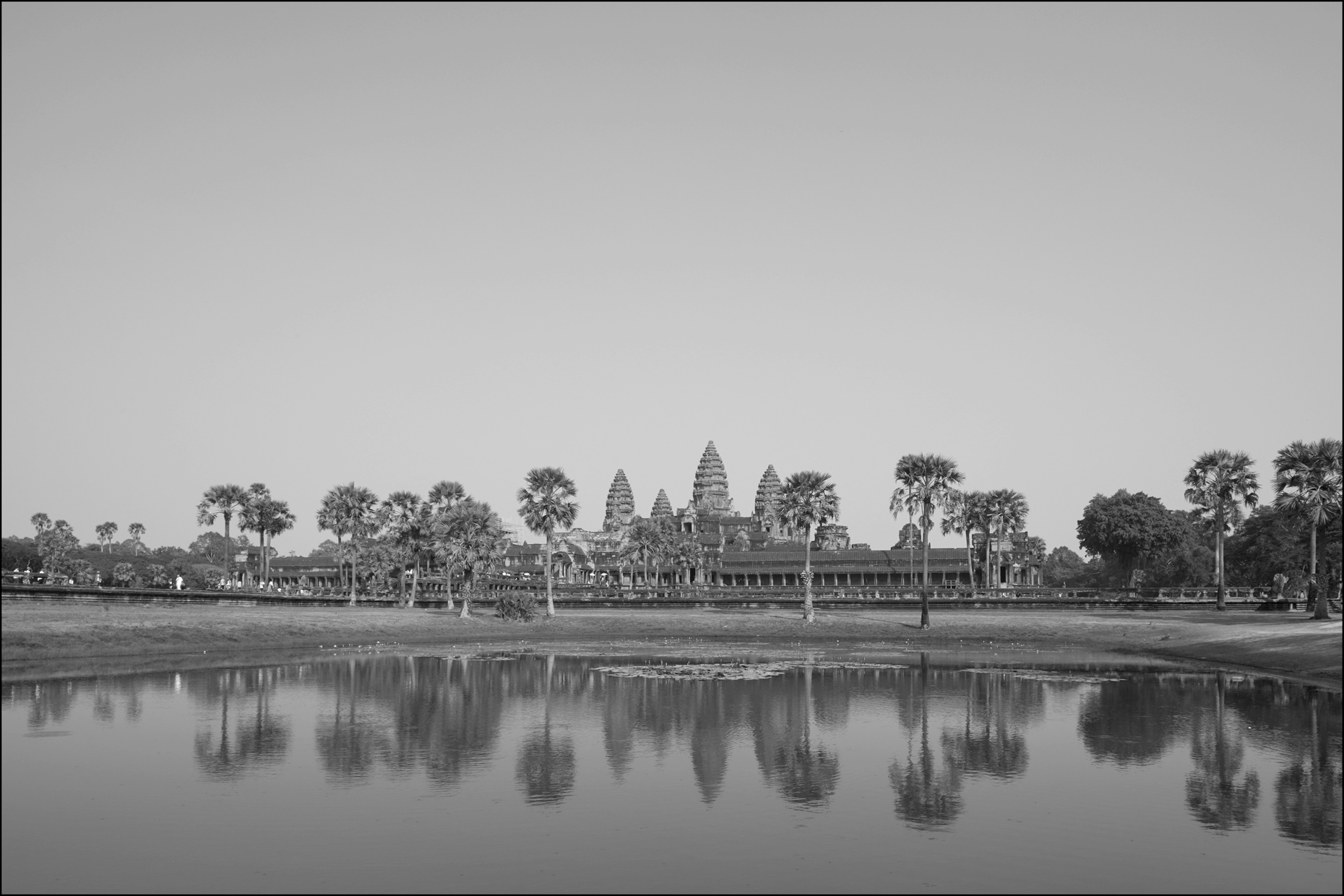 12_3250D-06-Angkor-Wat-Temple_8500bw