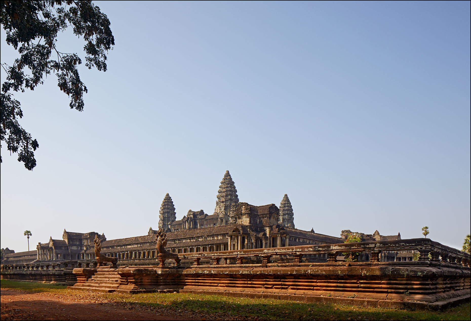 13_3250D-06-Angkor-Wat-Temple_8368