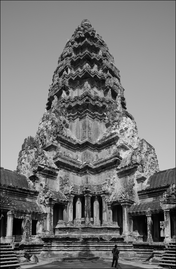 14_3250D-06-Angkor-Wat-Temple_8423bw