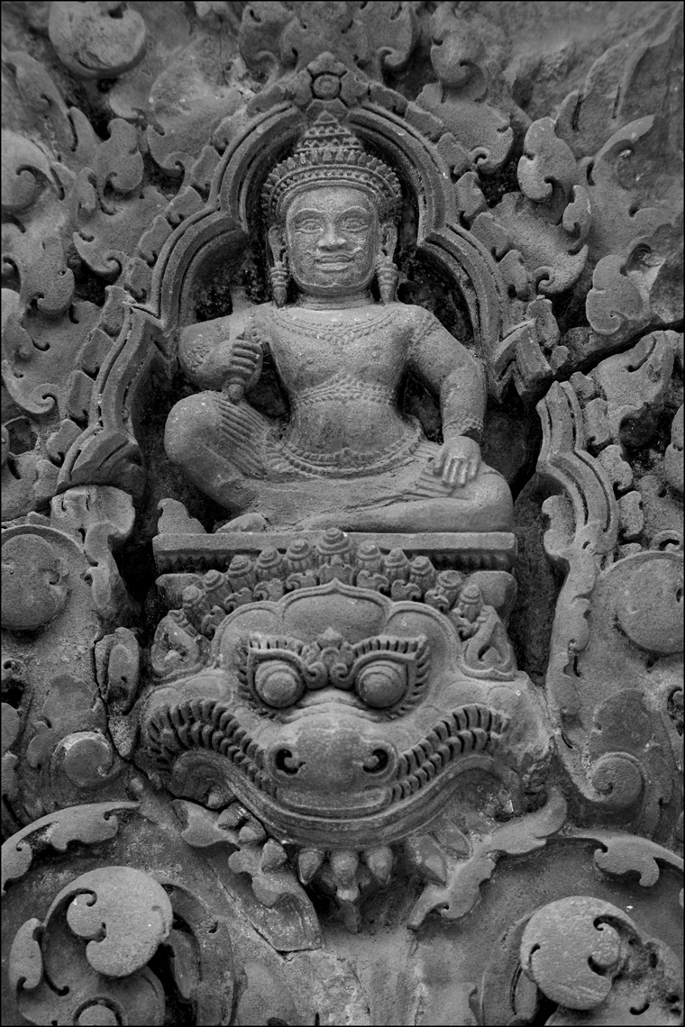 31_3250D-16-Banteay-Srei-Temple_0544bw